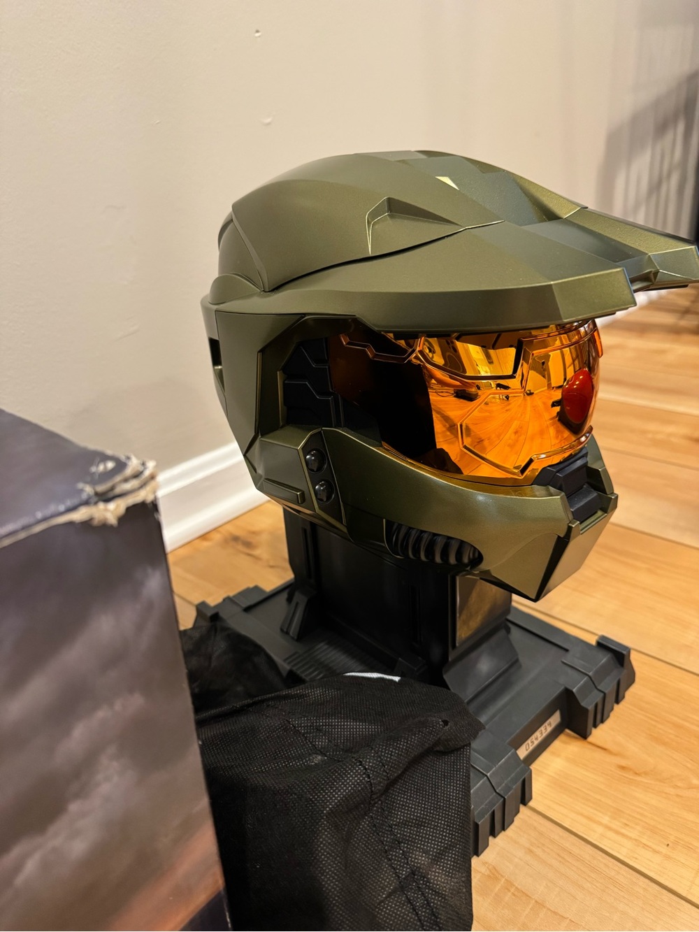 Halo 3 Master Chief Collectible - Picture 3 of 16
